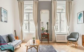 City Park Rest Apartment With Air Condition